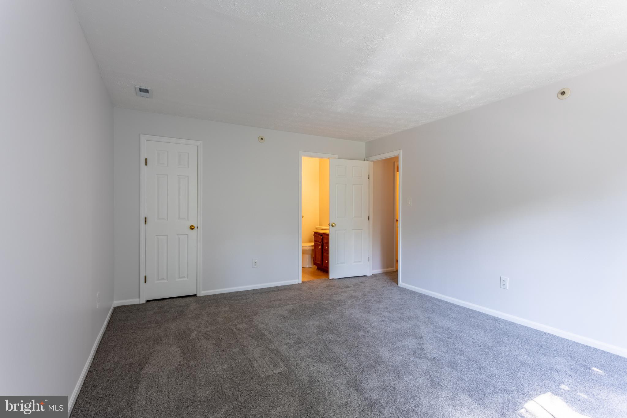 WOODBRIDGE CENTER - Residential