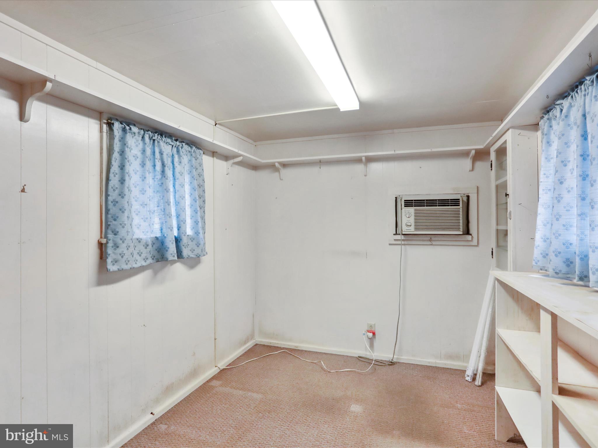 STILLHOUSE HOLLOW - Residential