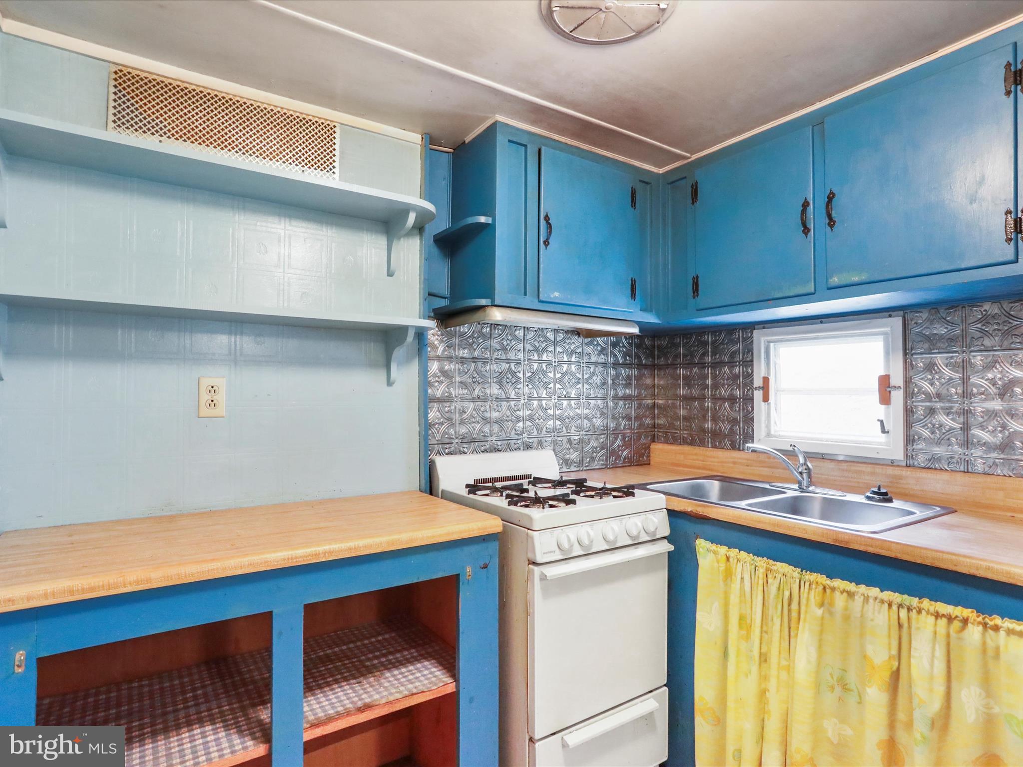 STILLHOUSE HOLLOW - Residential