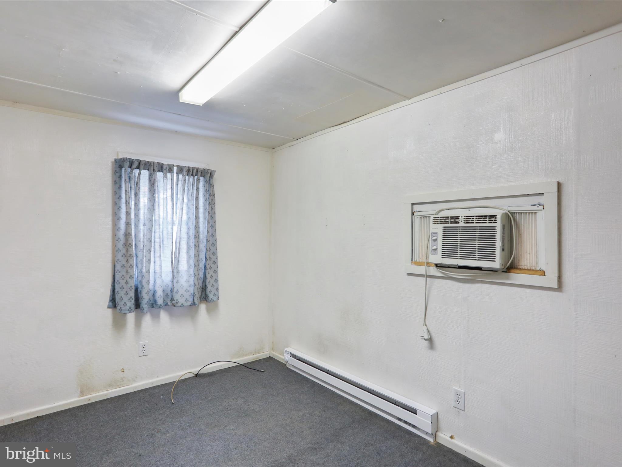 STILLHOUSE HOLLOW - Residential