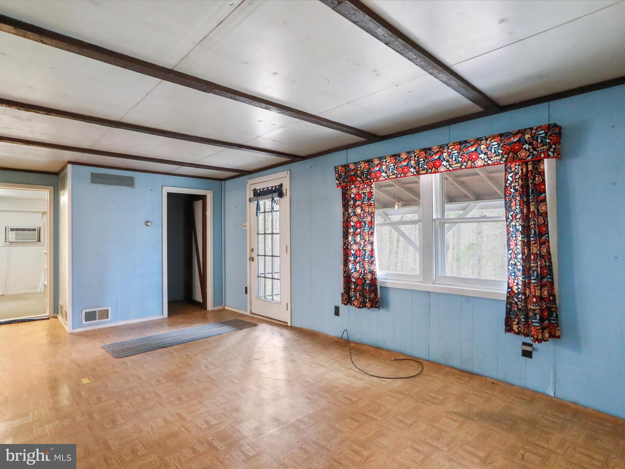 STILLHOUSE HOLLOW - Residential