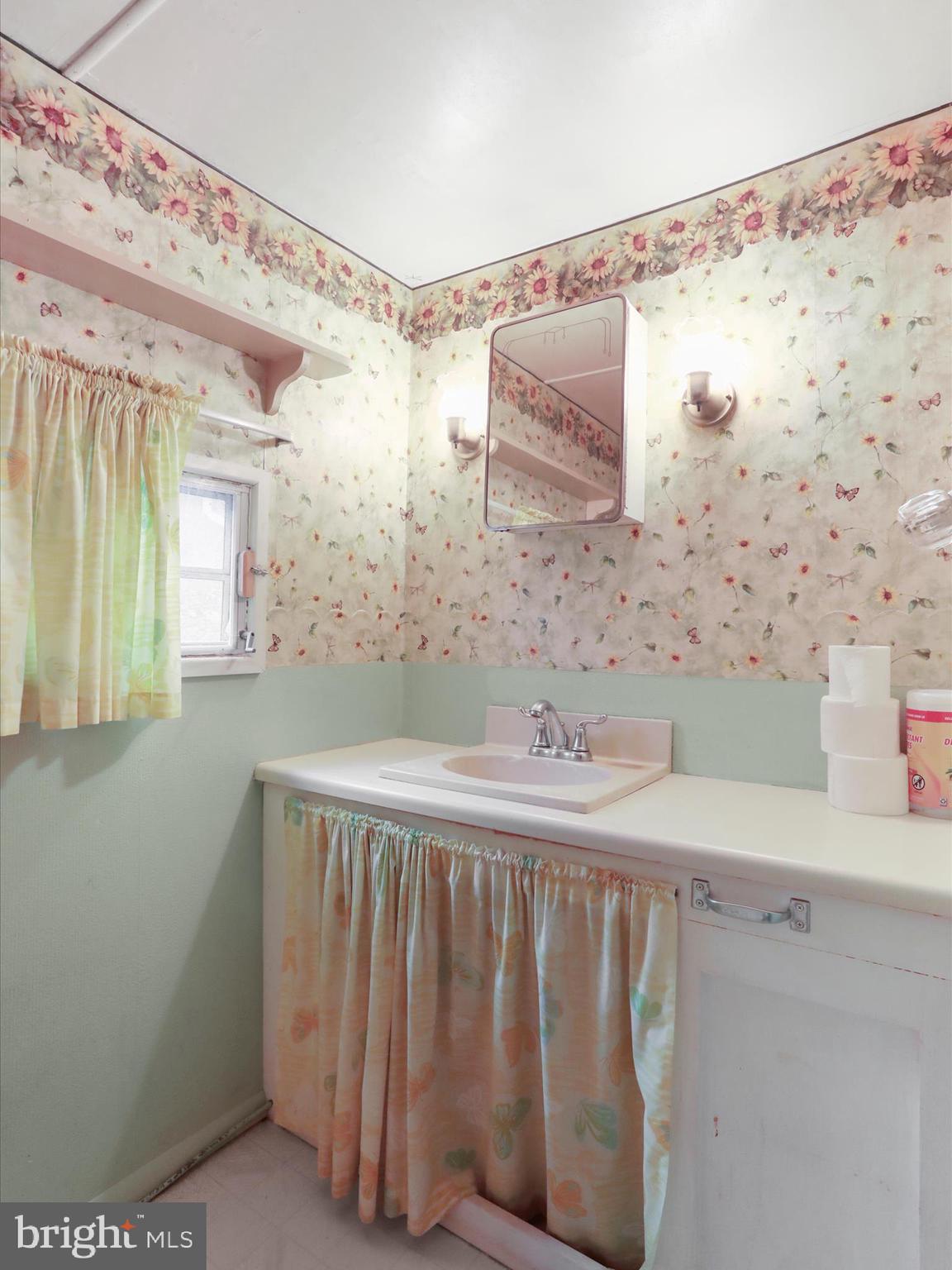 STILLHOUSE HOLLOW - Residential