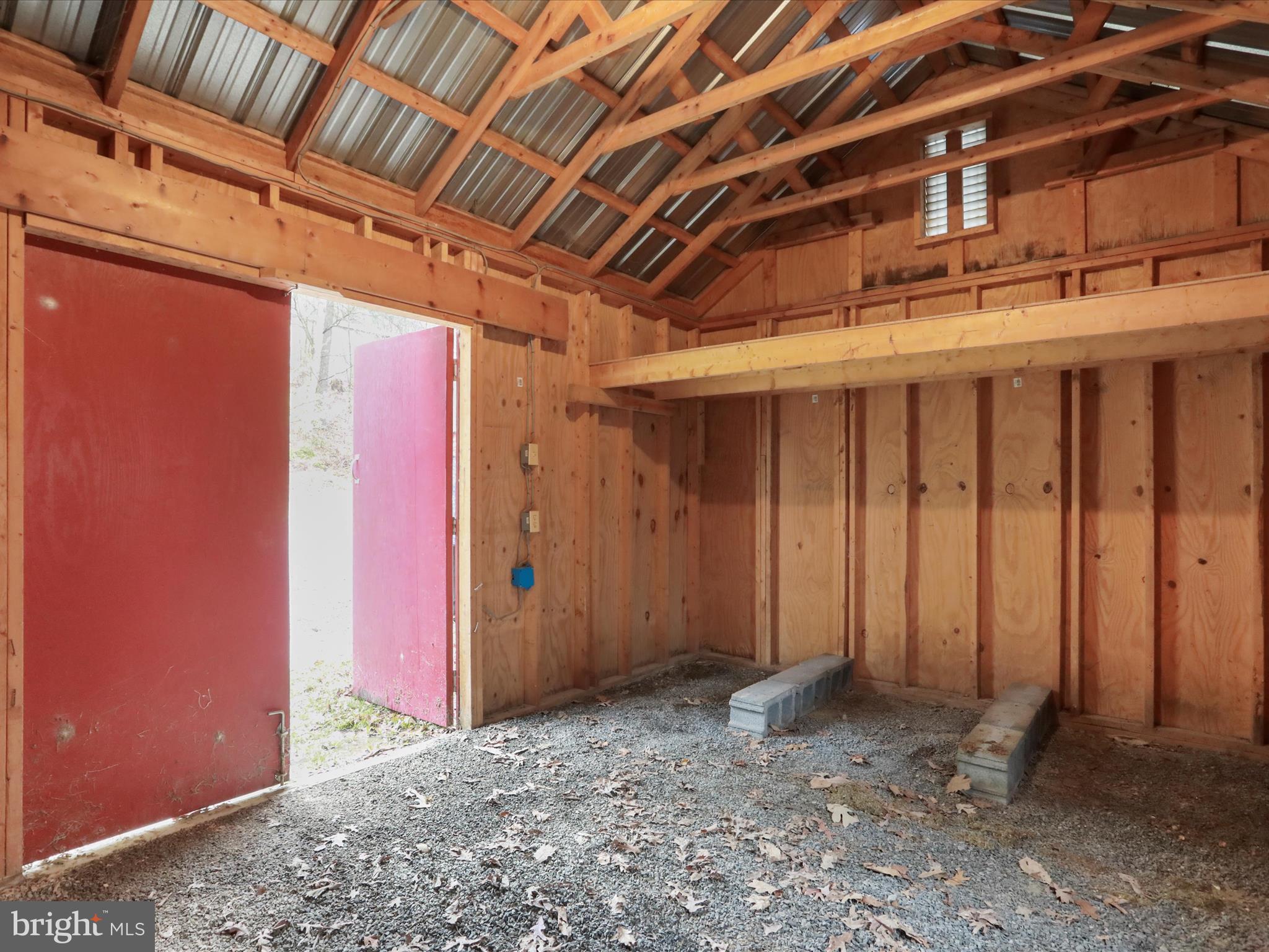 STILLHOUSE HOLLOW - Residential