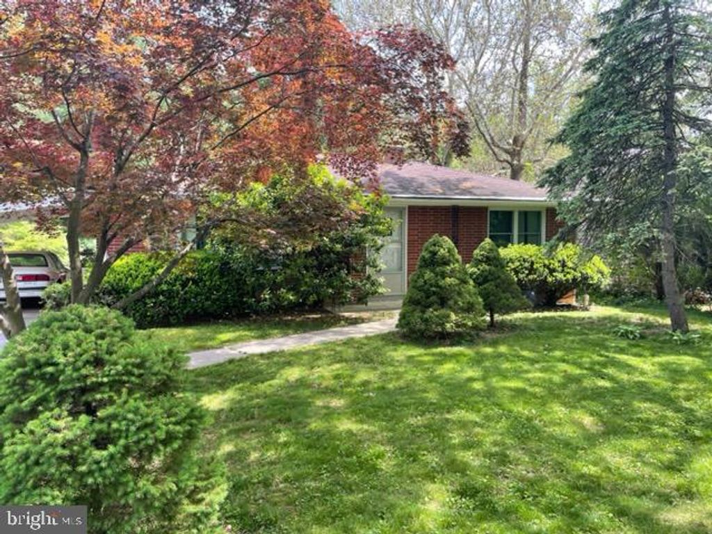 Photo of 644 GROFF AVE, ELIZABETHTOWN, PA 17022 (MLS # PALA2036754)