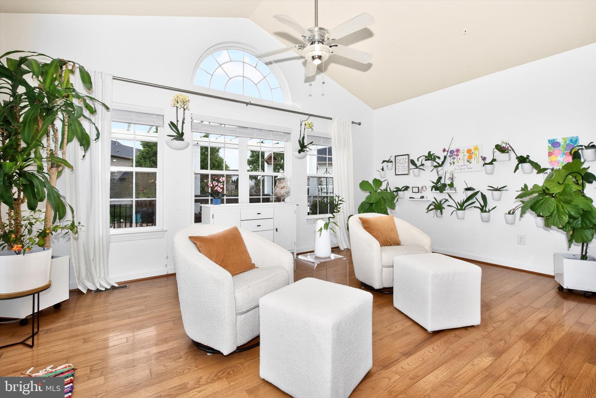 ADAMSTOWN COMMONS - Residential