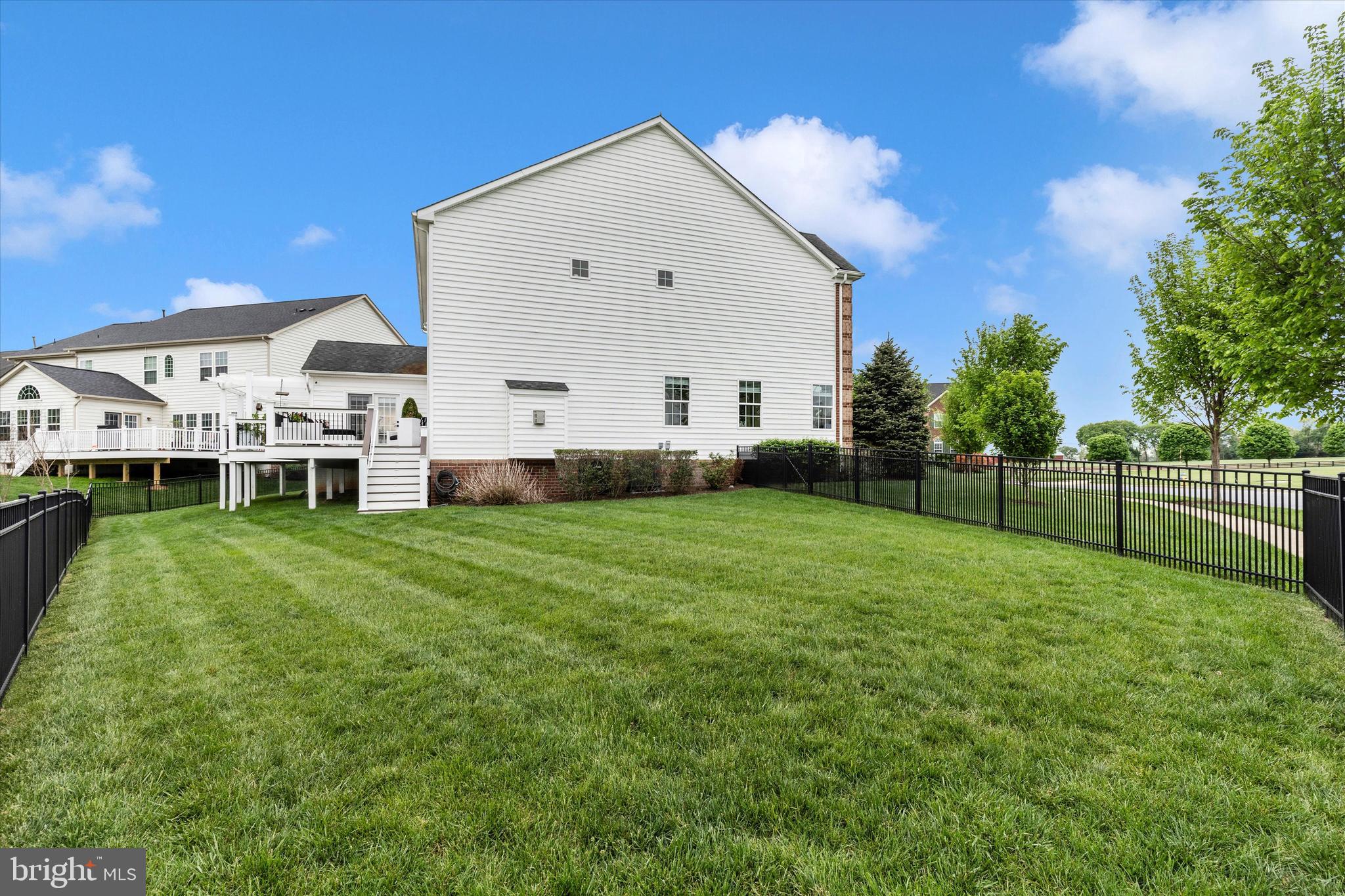ADAMSTOWN COMMONS - Residential