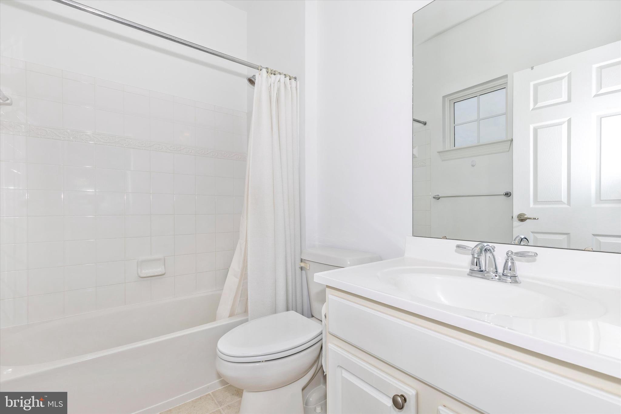 ADAMSTOWN COMMONS - Residential