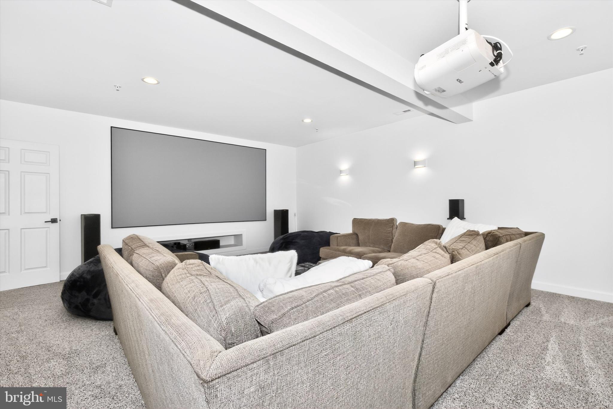 ADAMSTOWN COMMONS - Residential