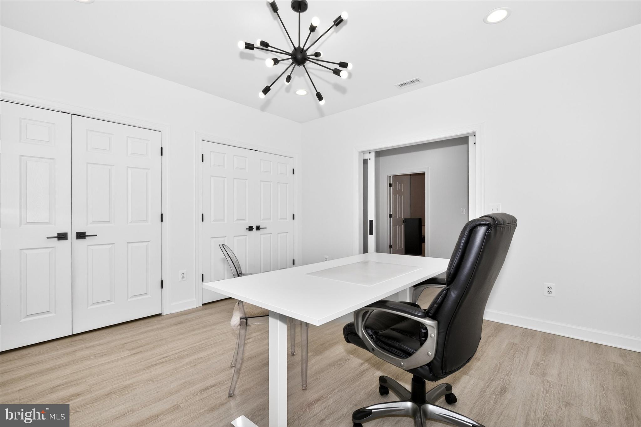 ADAMSTOWN COMMONS - Residential