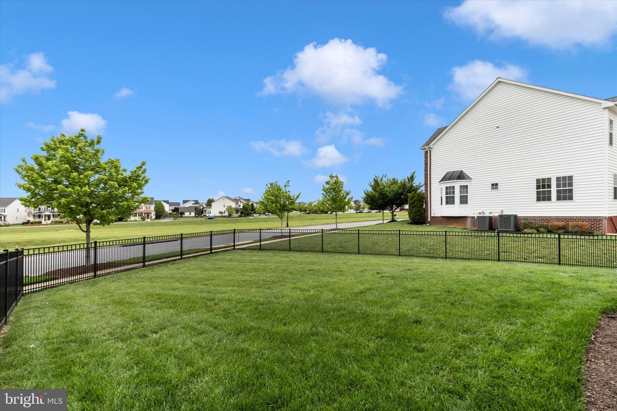 ADAMSTOWN COMMONS - Residential