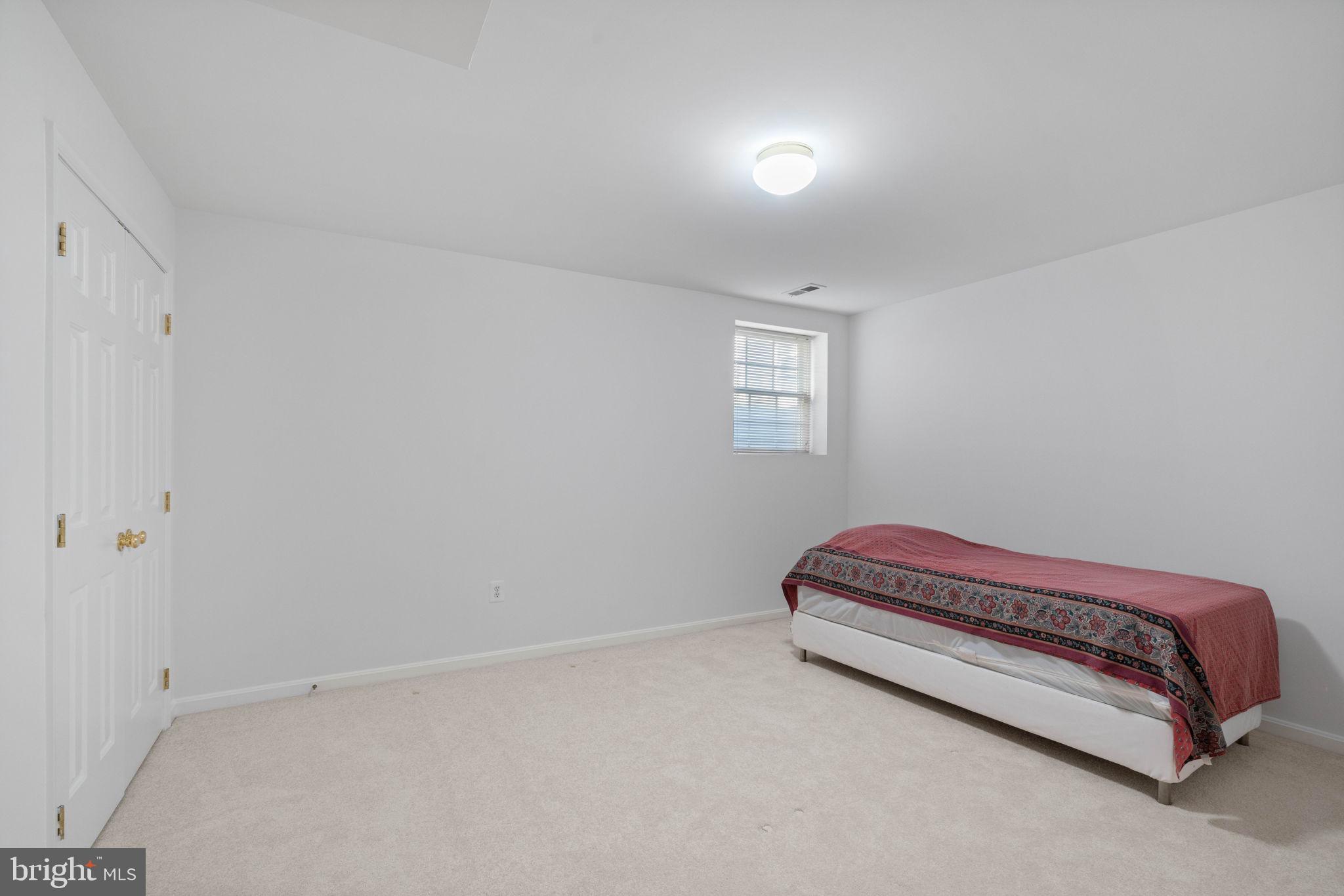 POTOMAC LAKES - Residential