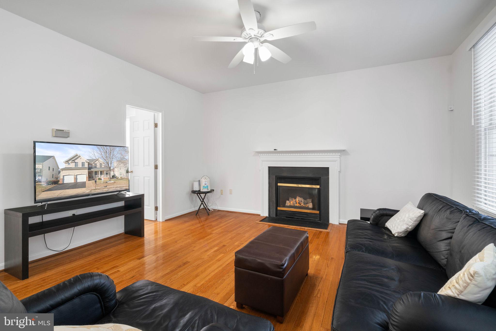 POTOMAC LAKES - Residential