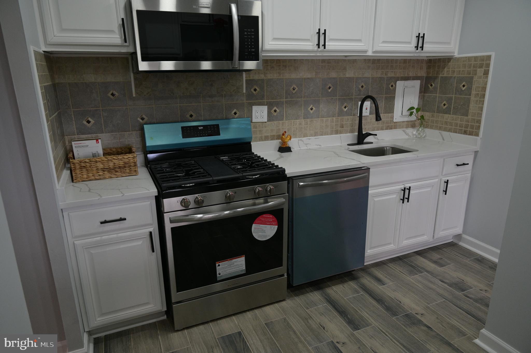 PAVILION ON THE PARK - Residential Lease