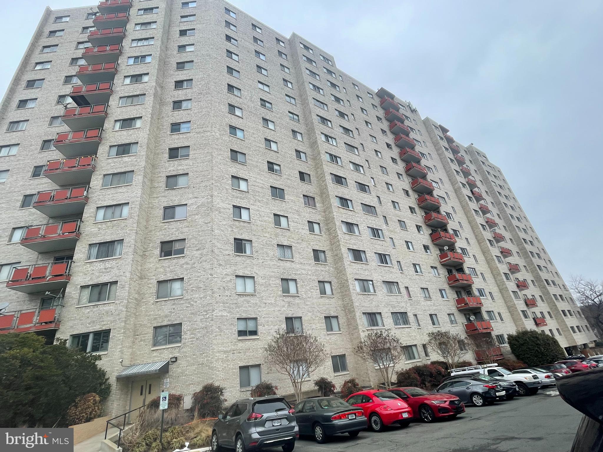 PAVILION ON THE PARK - Residential Lease