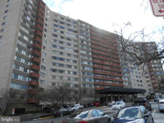 PAVILION ON THE PARK - Residential Lease