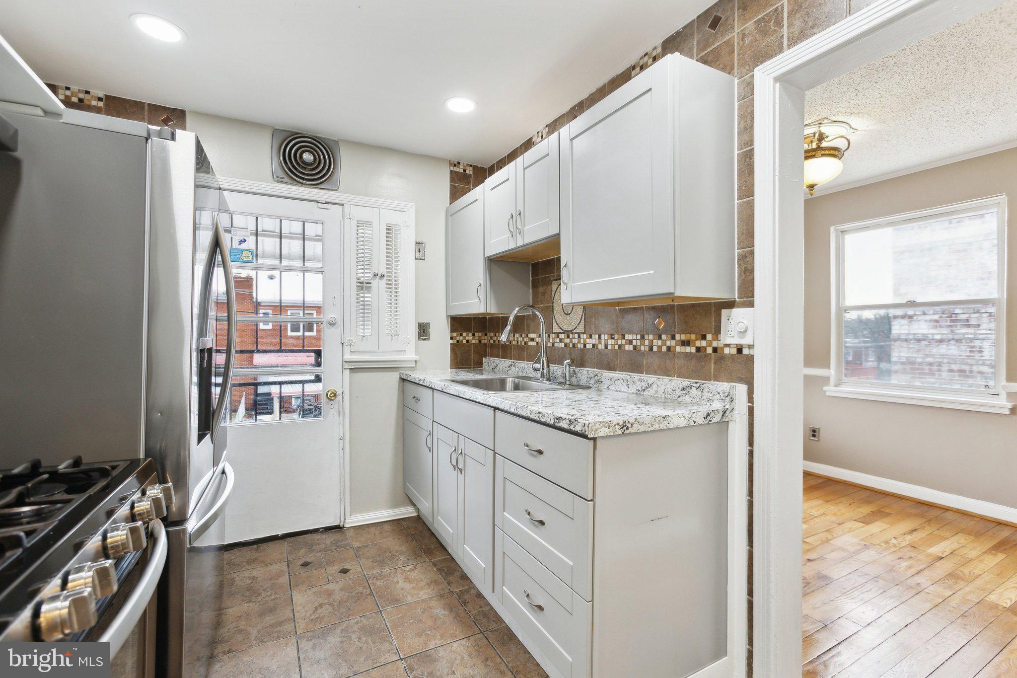 5041 12TH STREET NE