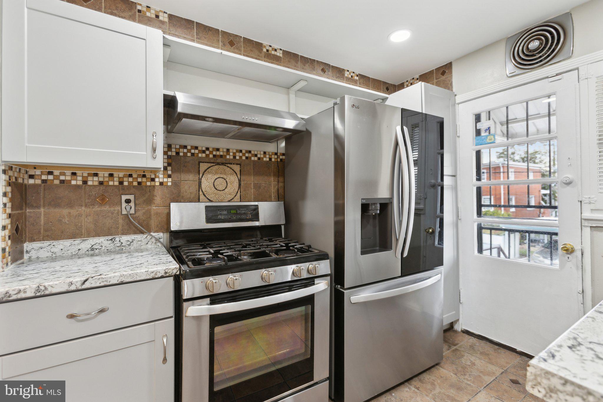 5041 12TH STREET NE