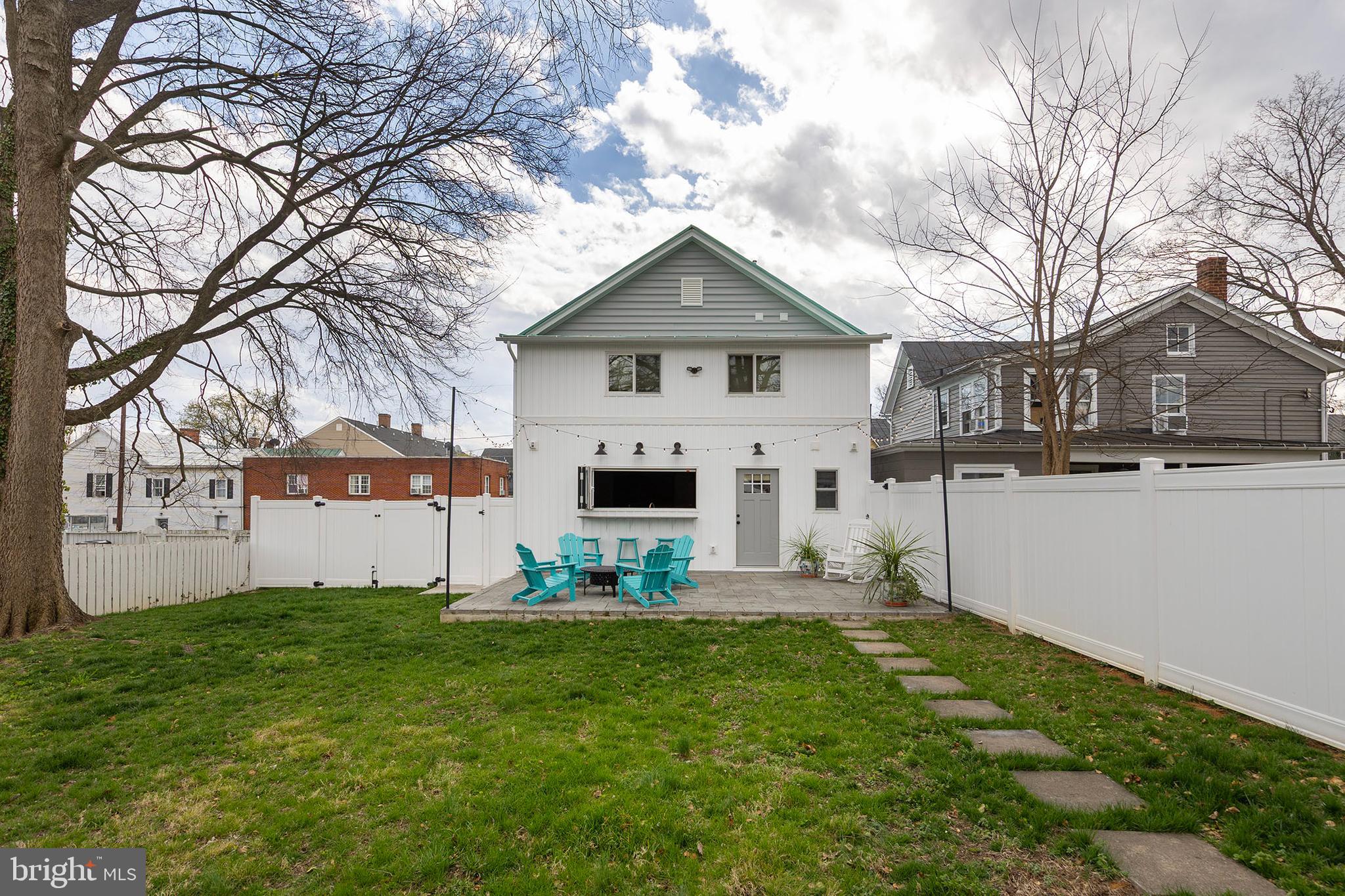 HISTORIC DOWNTOWN WINCHESTER - Residential