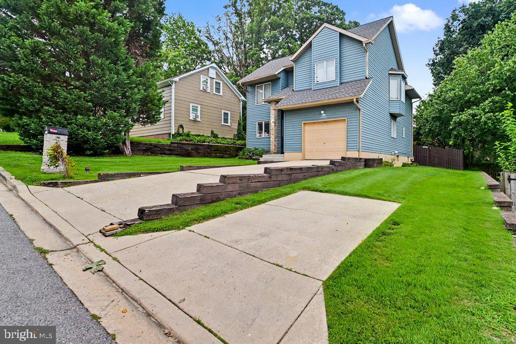 209 6TH AVE