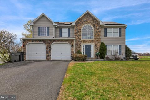 356 LUISA COURT SHOEMAKERSVILLE PA 19555