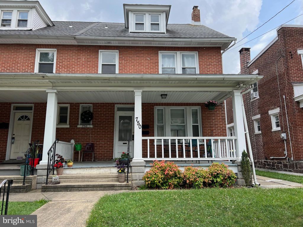 Photo of 750 N RESERVOIR ST, LANCASTER, PA 17602 (MLS # PALA2038034)