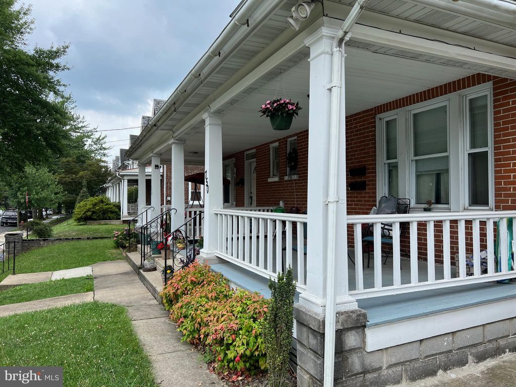 Photo of 750 N RESERVOIR ST, LANCASTER, PA 17602 (MLS # PALA2038034)