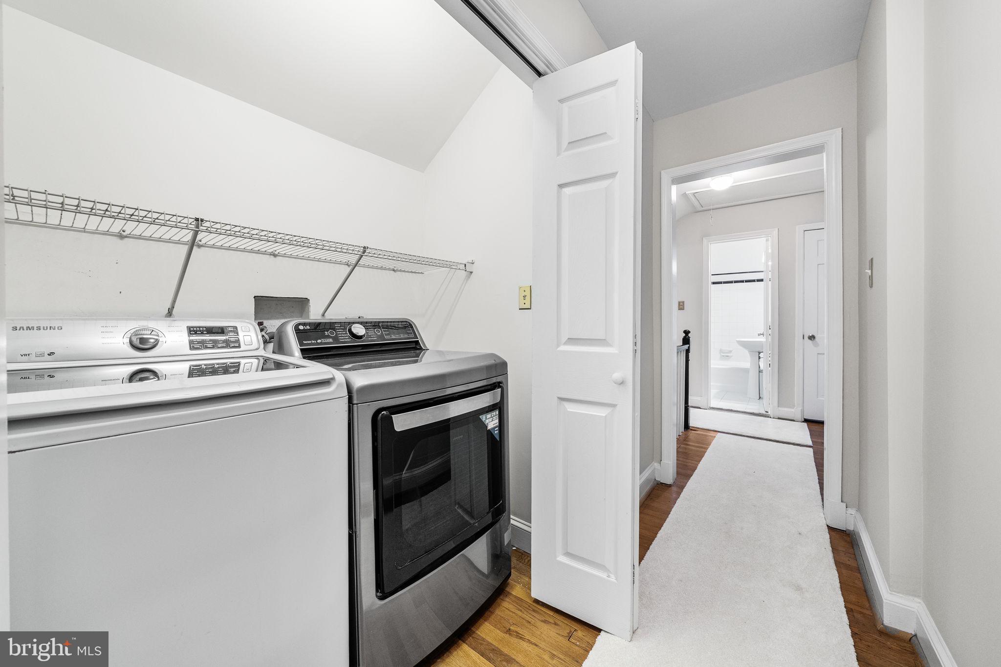 COUNTRY CLUB MANOR - Residential