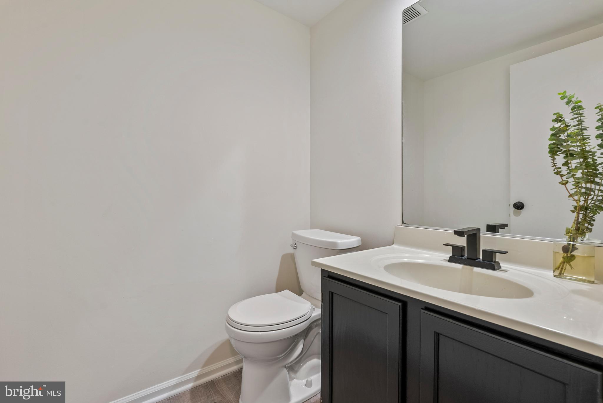 CONSTANT FRIENDSHIP - Residential