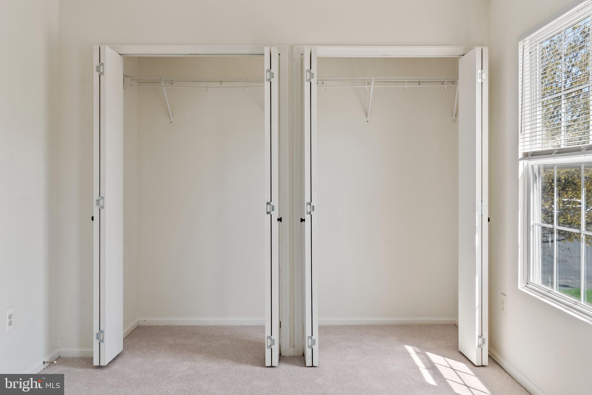 CONSTANT FRIENDSHIP - Residential