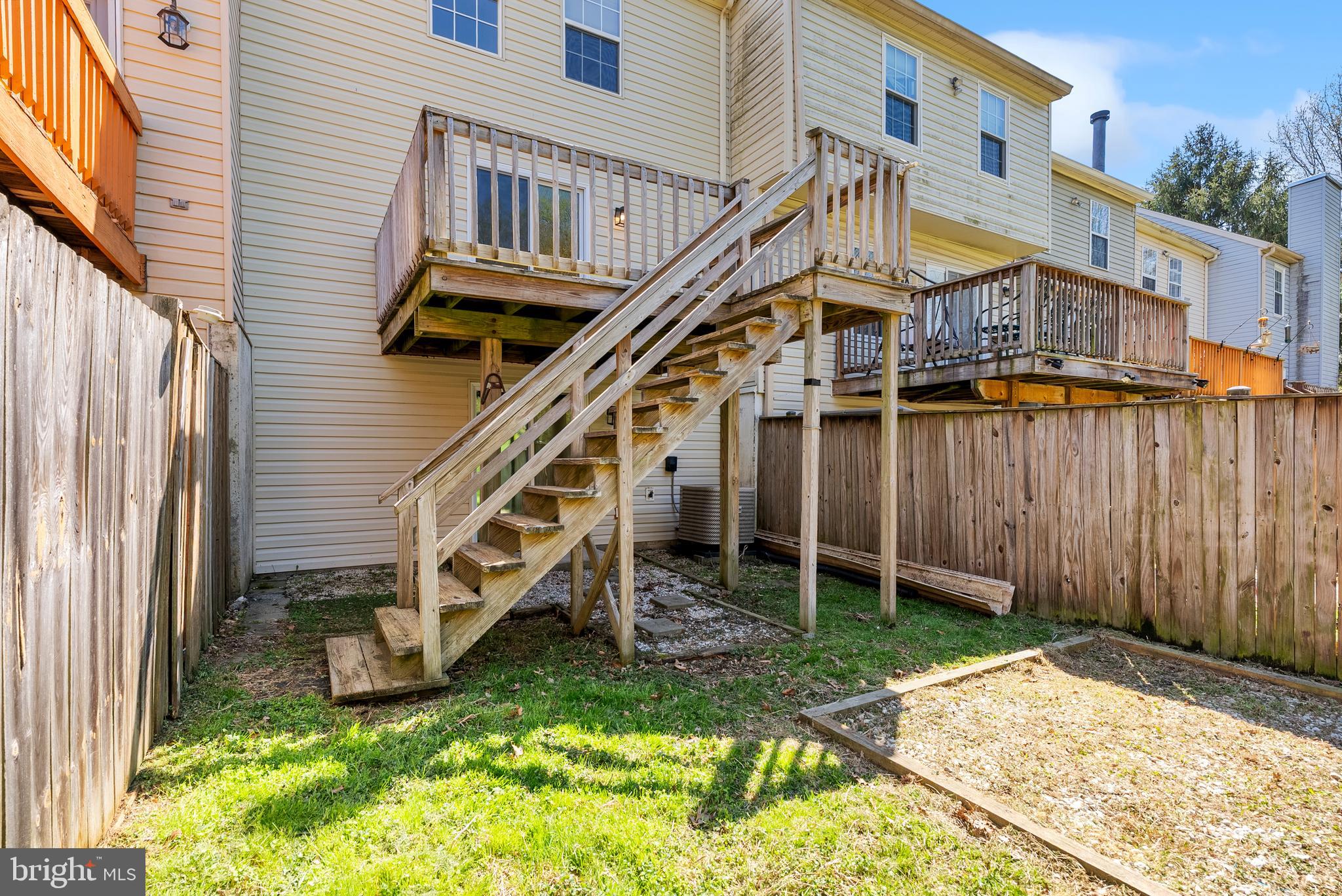 CONSTANT FRIENDSHIP - Residential