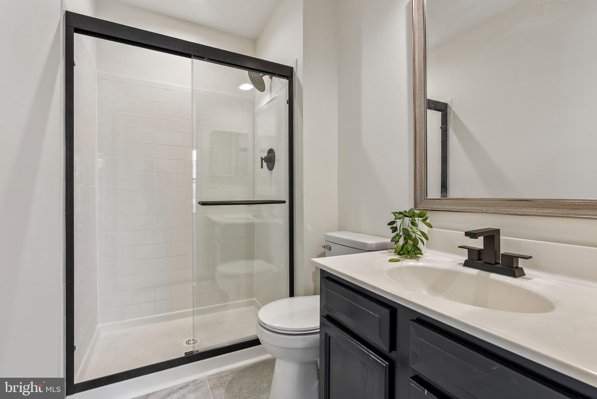 CONSTANT FRIENDSHIP - Residential