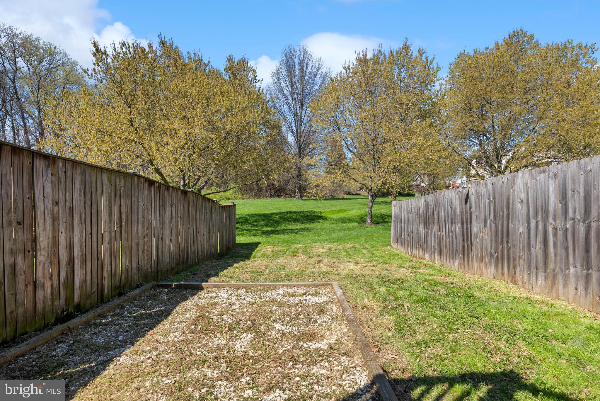 CONSTANT FRIENDSHIP - Residential