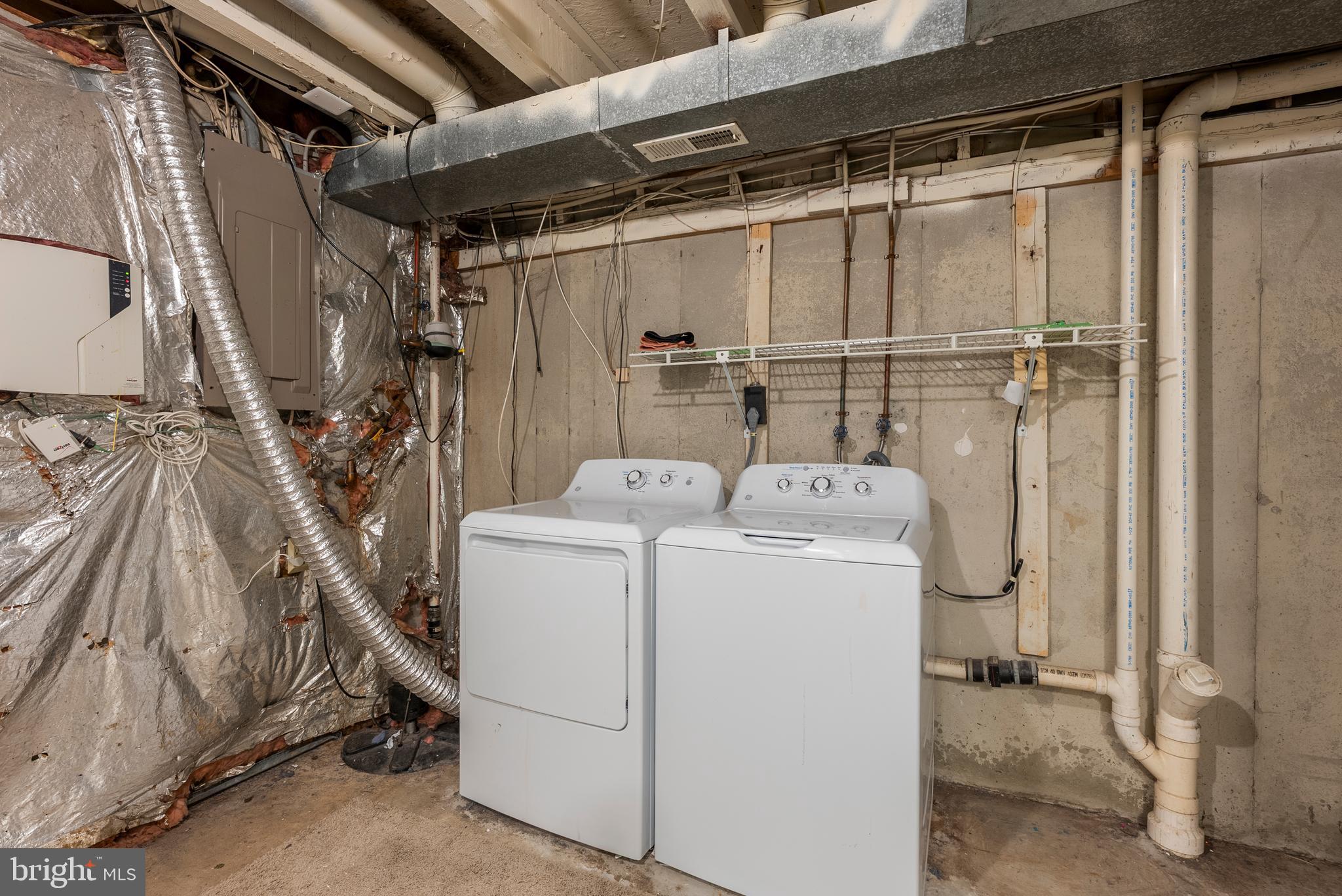 CONSTANT FRIENDSHIP - Residential