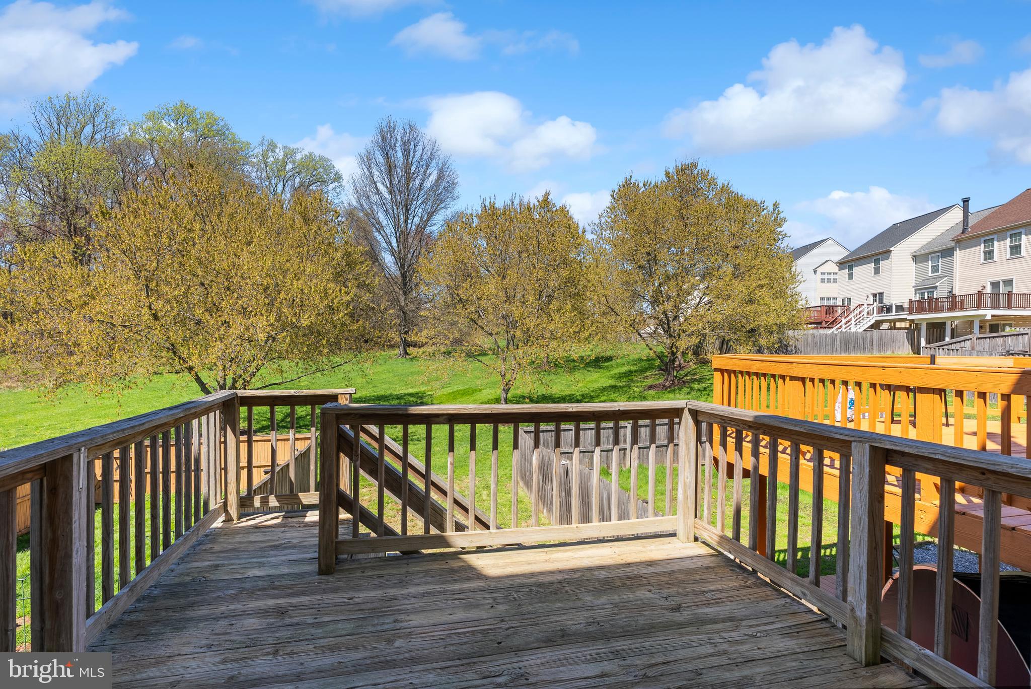 CONSTANT FRIENDSHIP - Residential