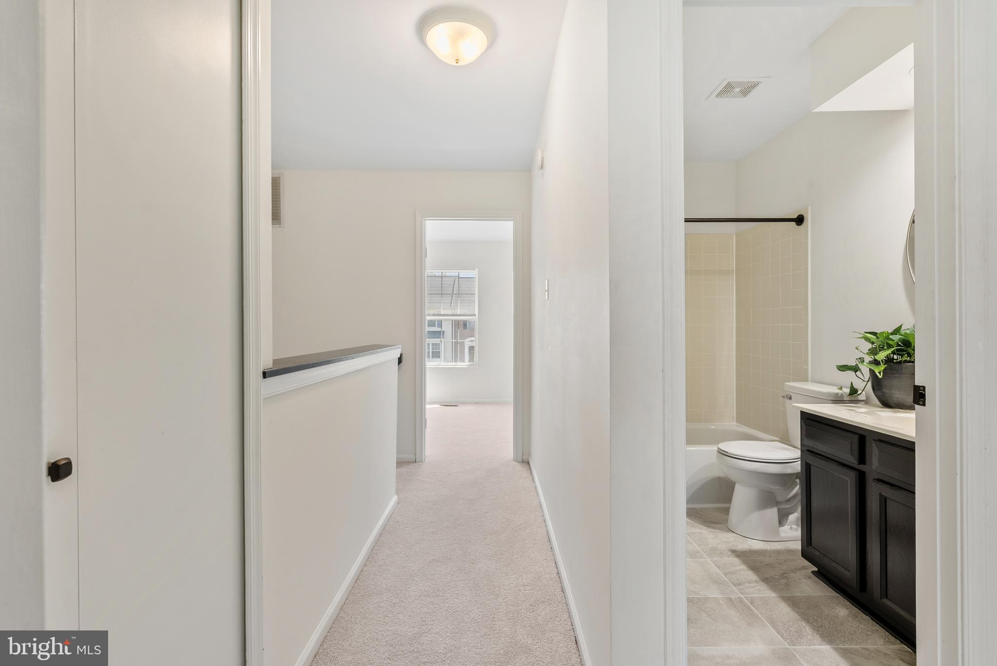 CONSTANT FRIENDSHIP - Residential