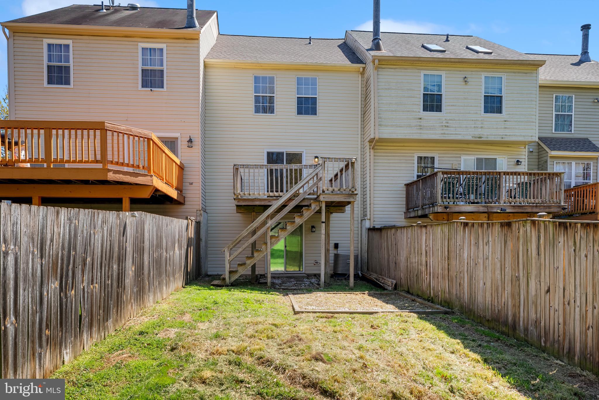 CONSTANT FRIENDSHIP - Residential