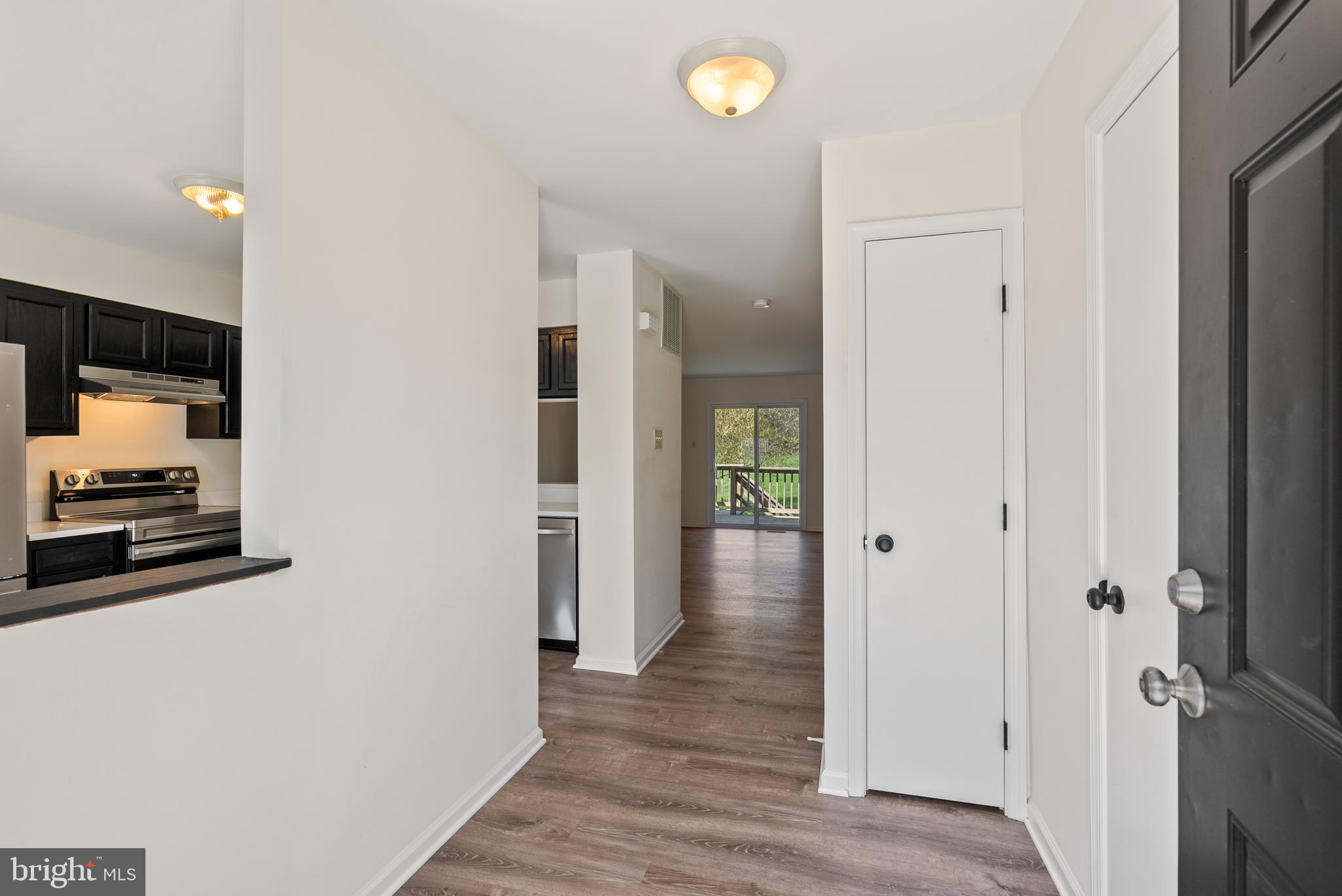 CONSTANT FRIENDSHIP - Residential