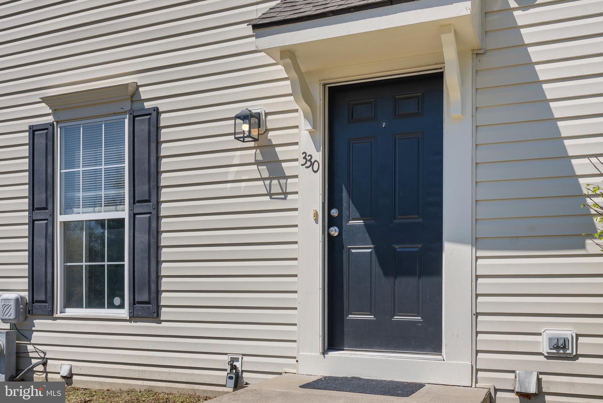 CONSTANT FRIENDSHIP - Residential