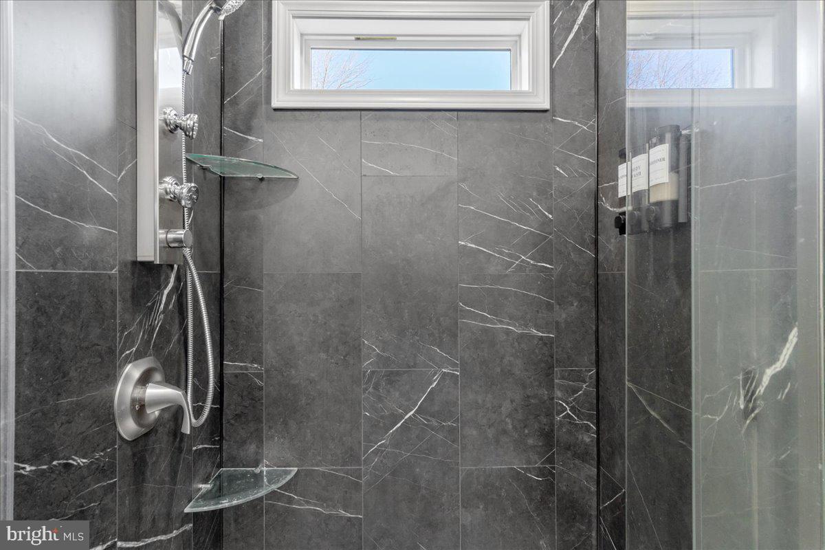 ORCHARD HILLS - Residential