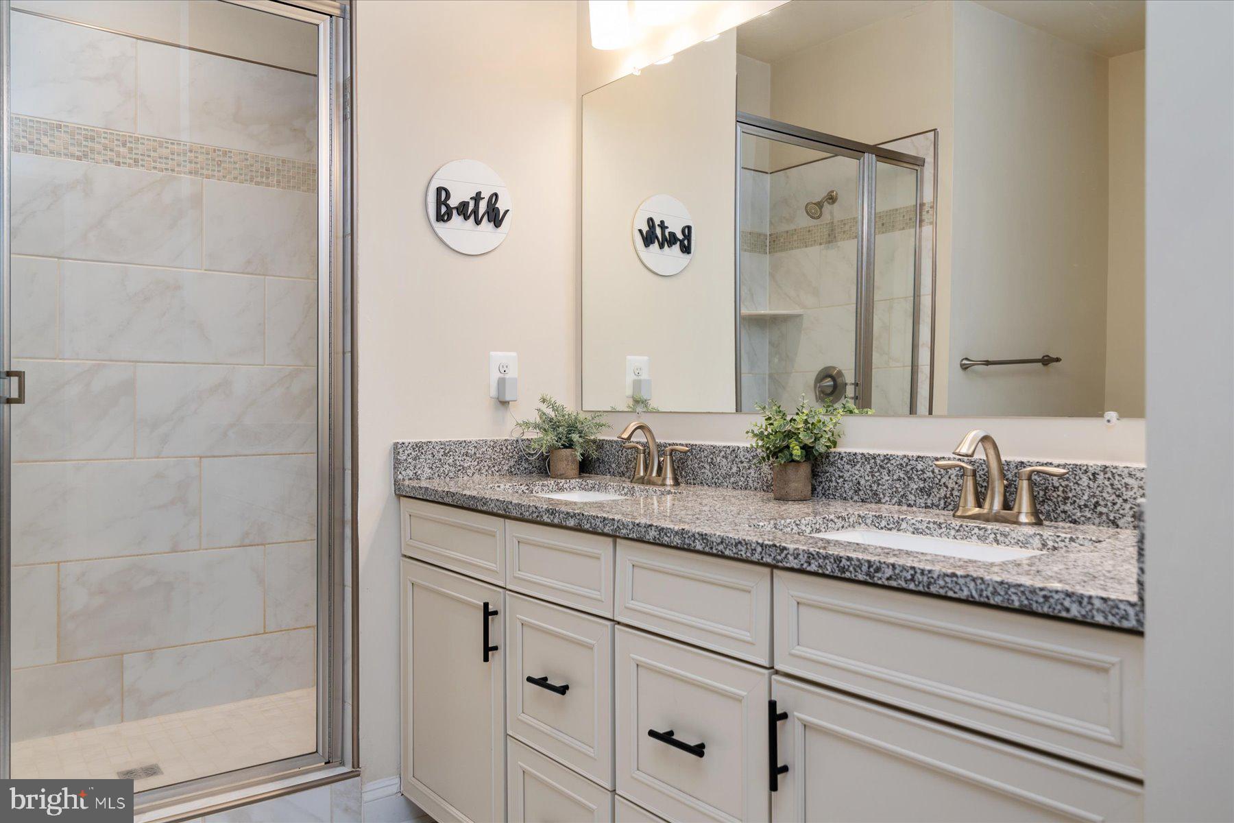 HOLLY RIDGE - Residential