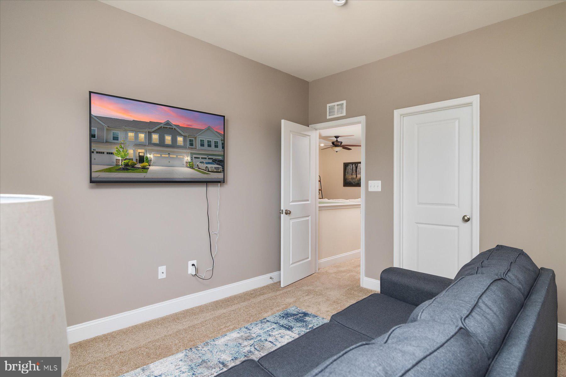 HOLLY RIDGE - Residential