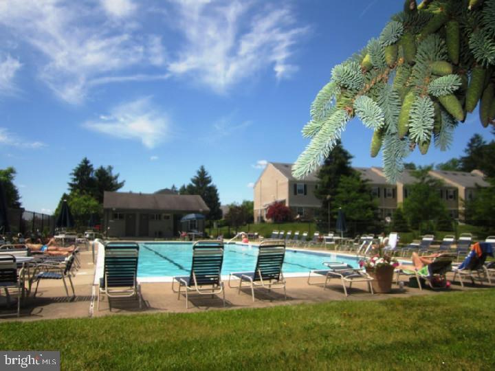 OXFORD OF BLUE BELL - Residential