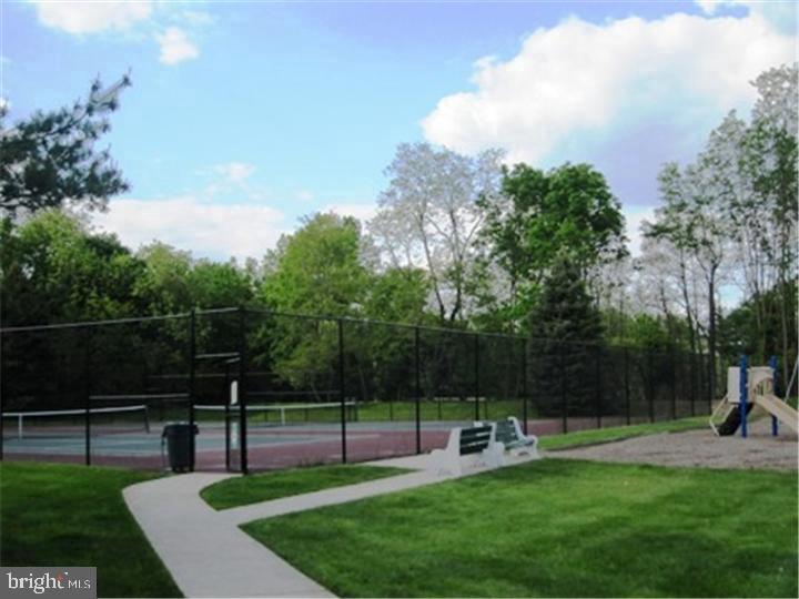 OXFORD OF BLUE BELL - Residential