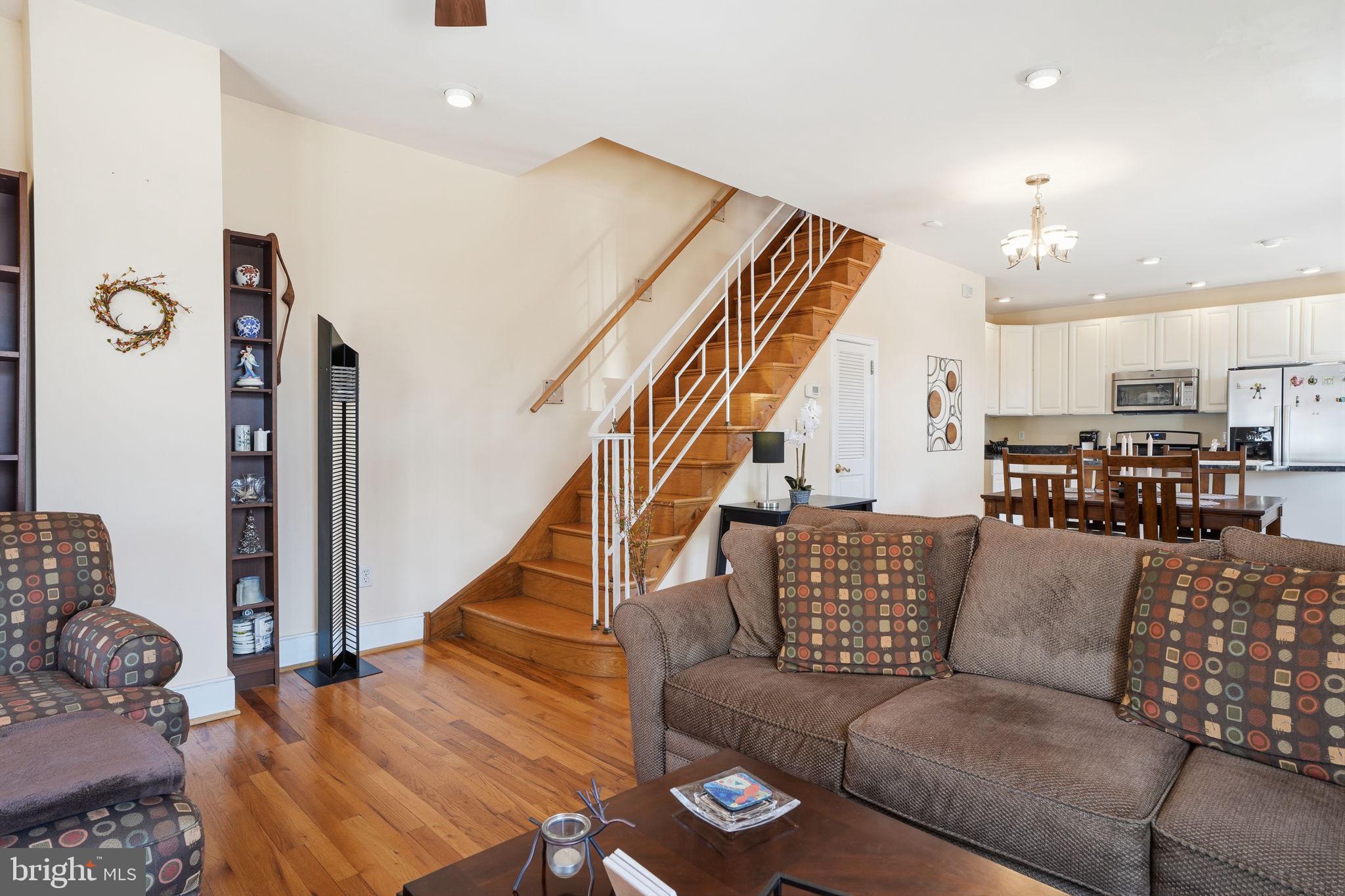 GIRARD ESTATES - Residential
