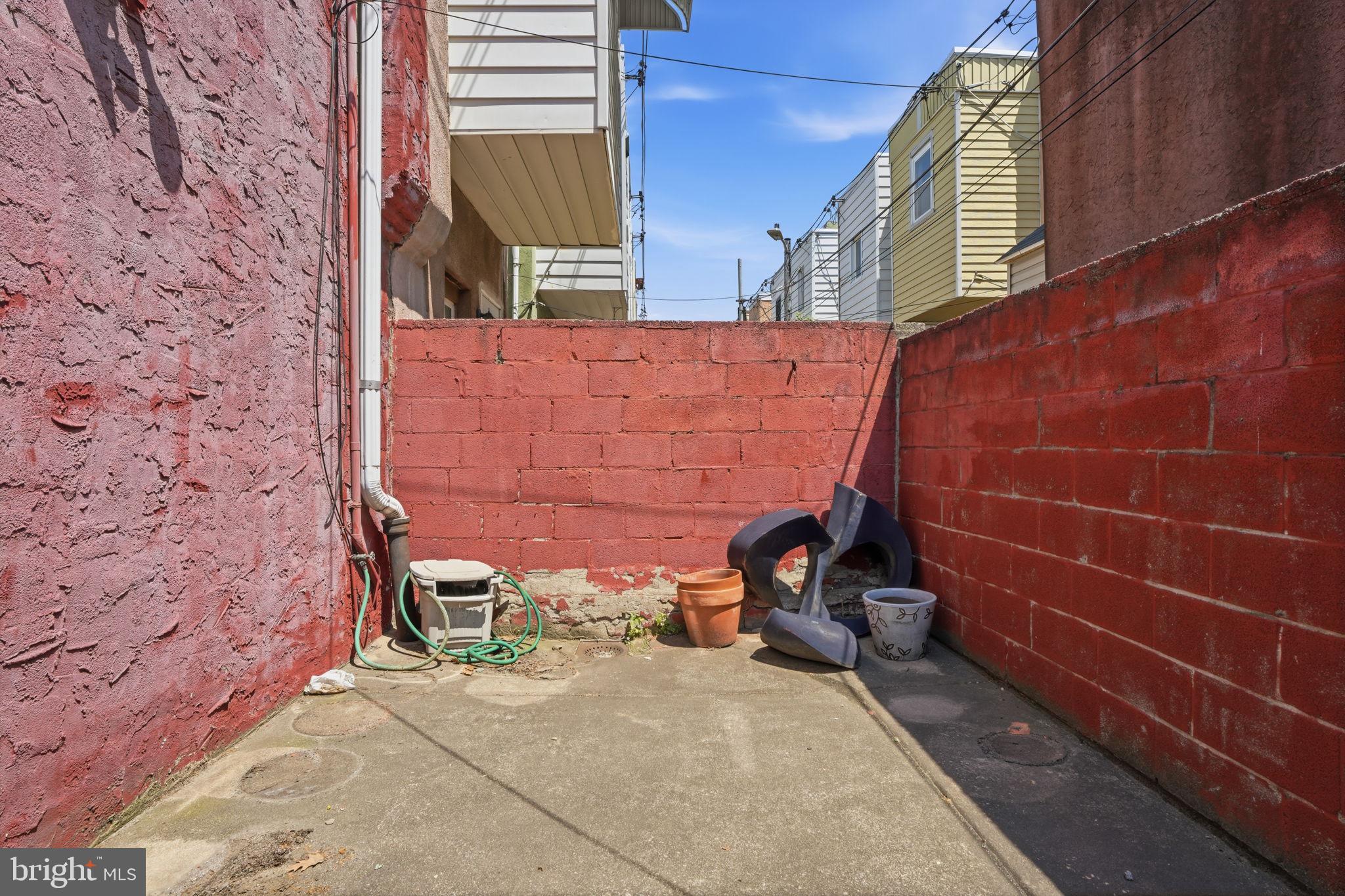 GIRARD ESTATES - Residential