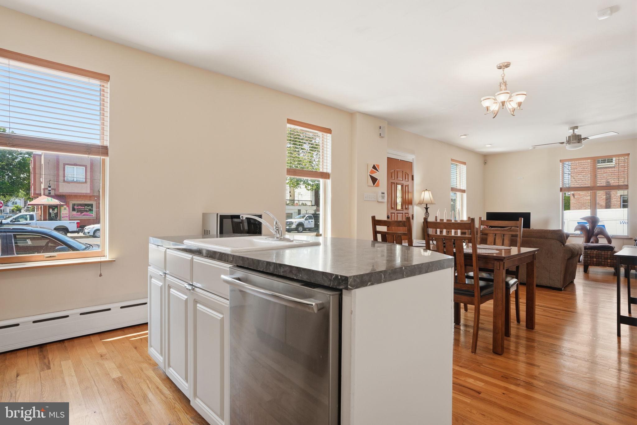 GIRARD ESTATES - Residential