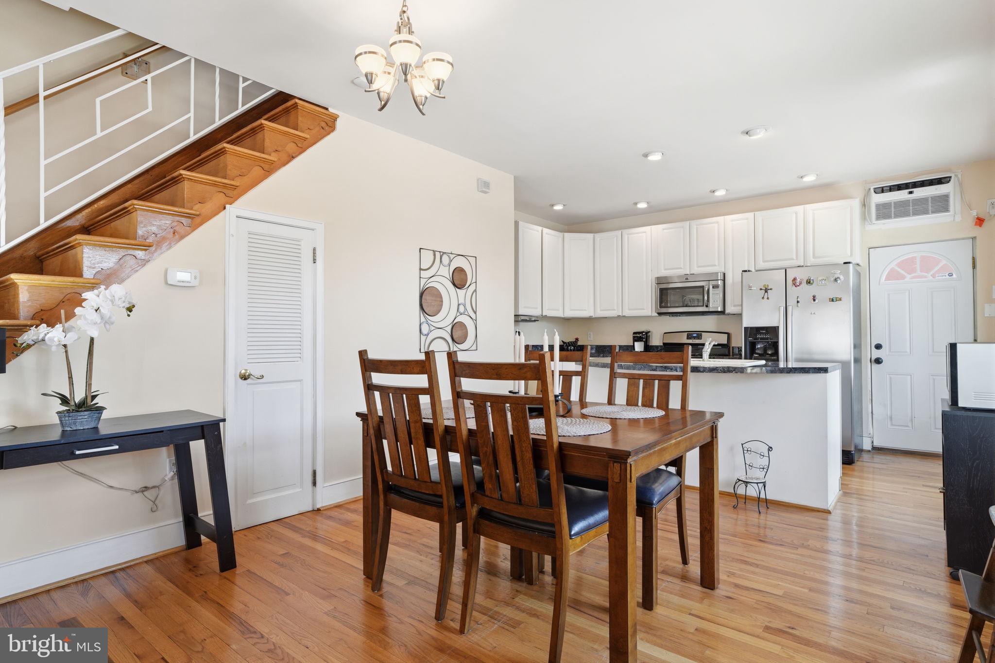 GIRARD ESTATES - Residential