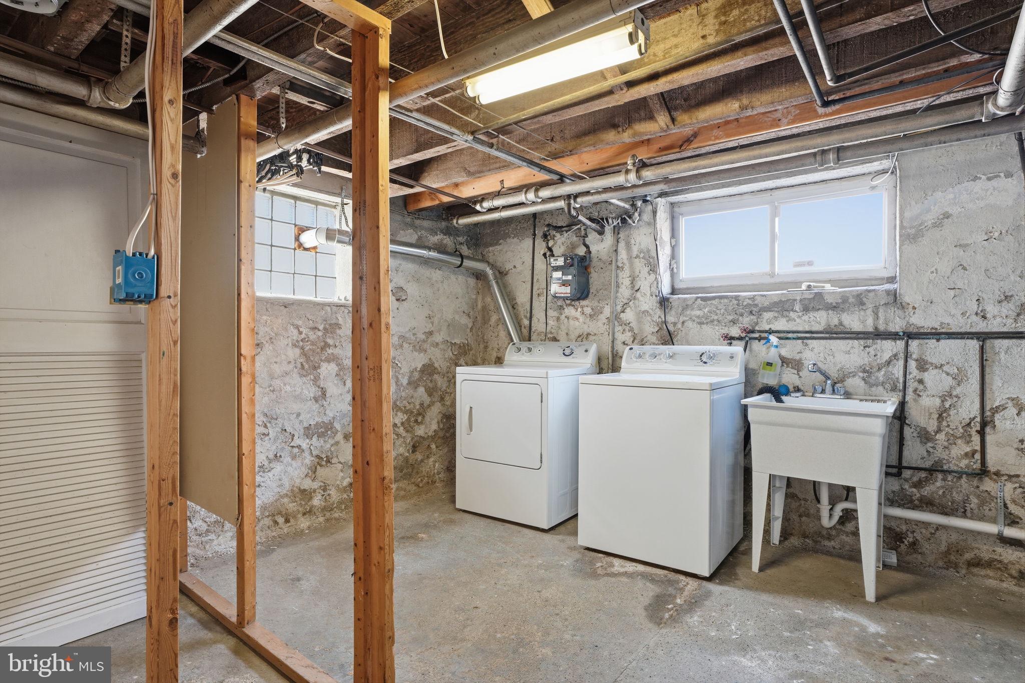 GIRARD ESTATES - Residential