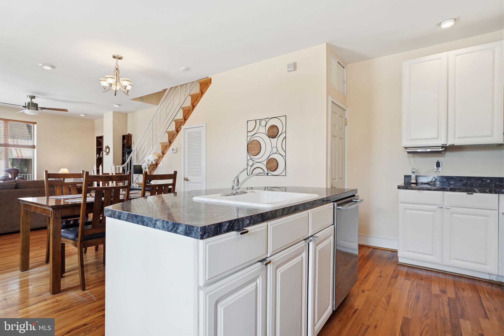 GIRARD ESTATES - Residential