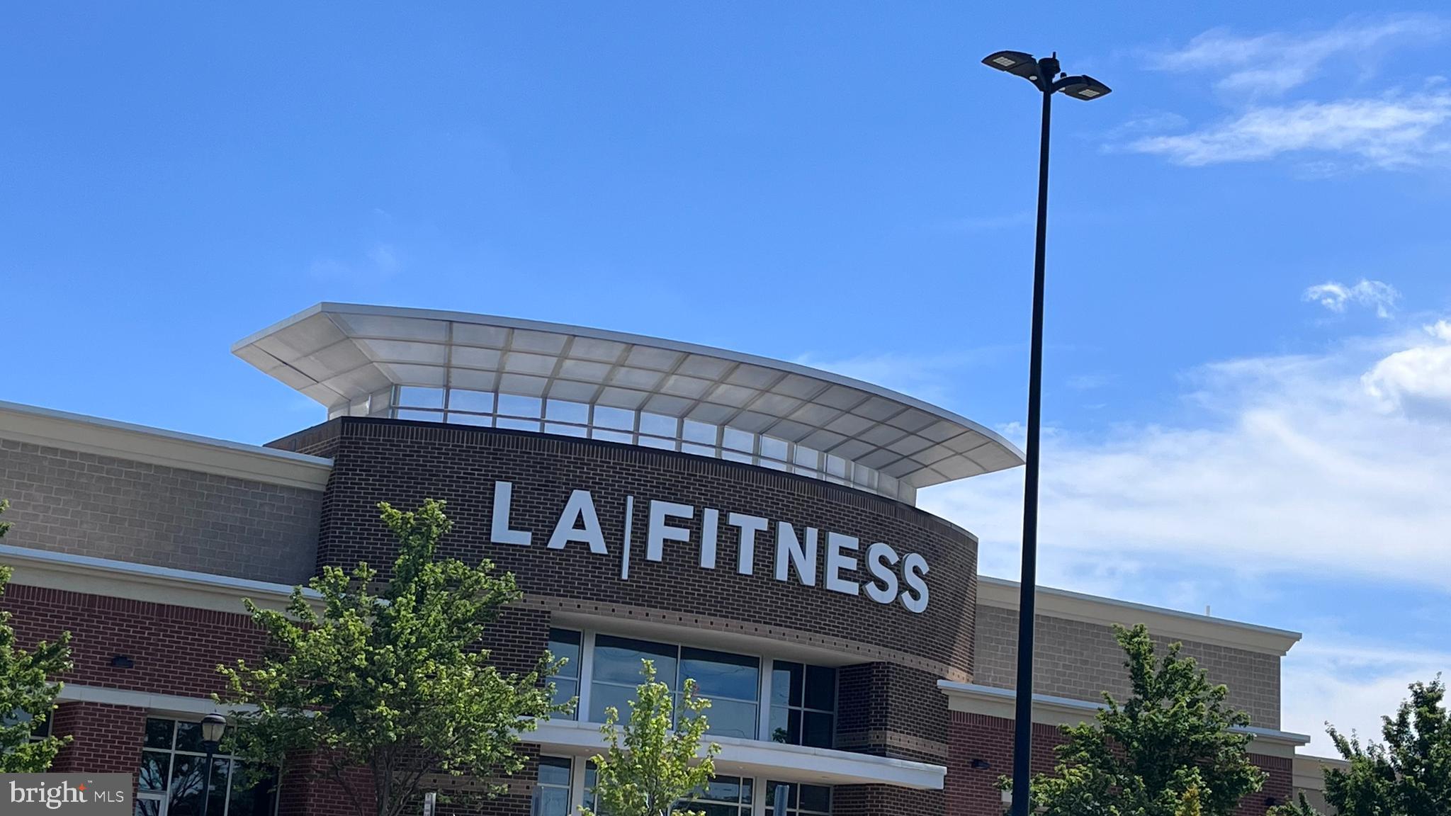 CLUSTERS AT WOODLAWN - Residential